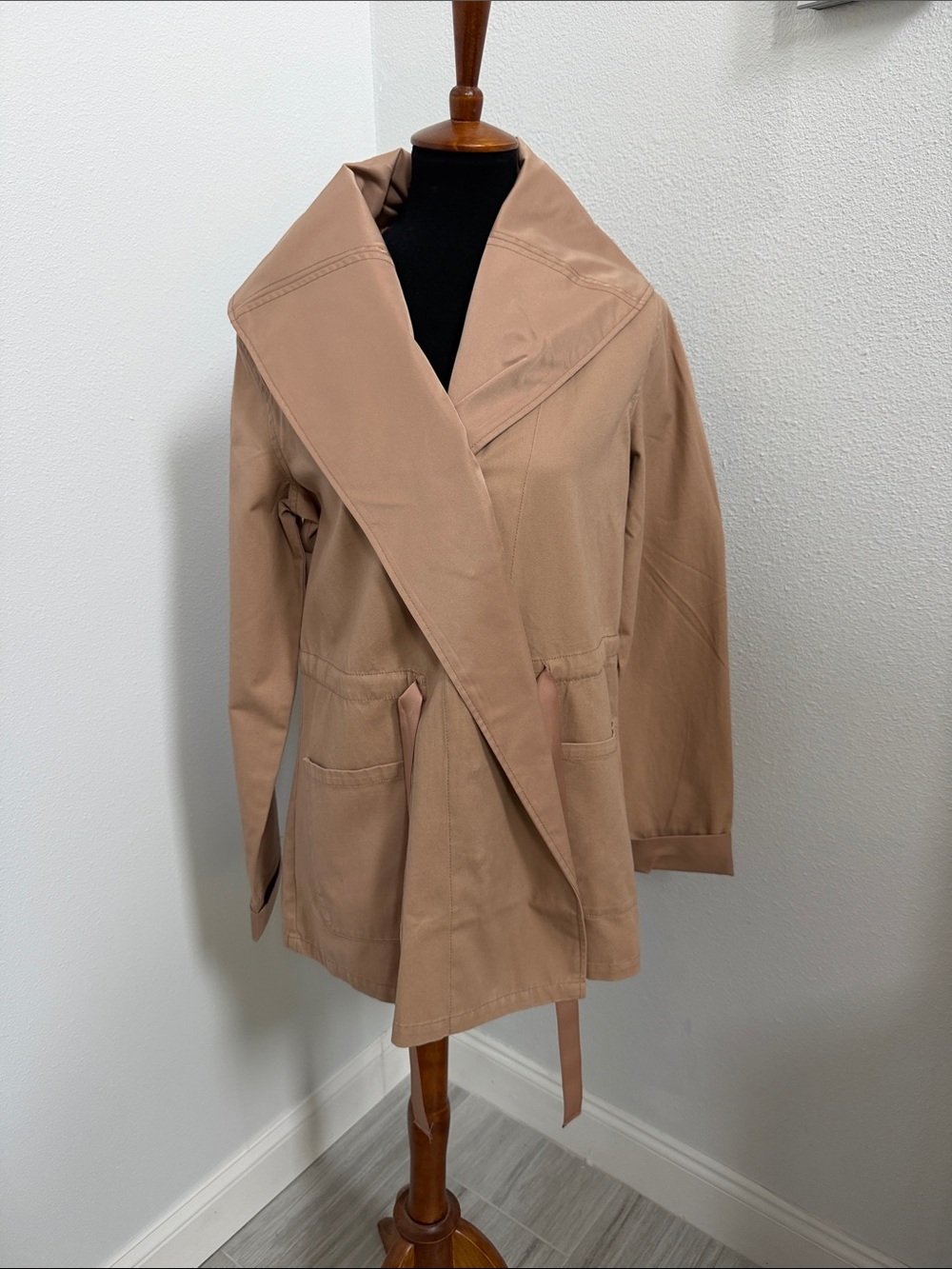 Modern Trench Coat Tan Jacket with Wide Collar medium Just Fab belted